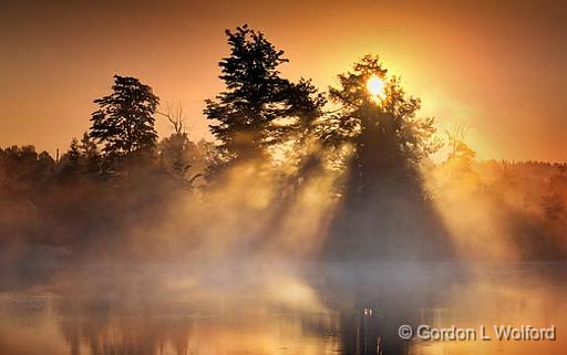 Sunrise Sunrays_11895.jpg - Photographed along the Rideau Canal Waterway near Smiths Falls, Ontario, Canada.